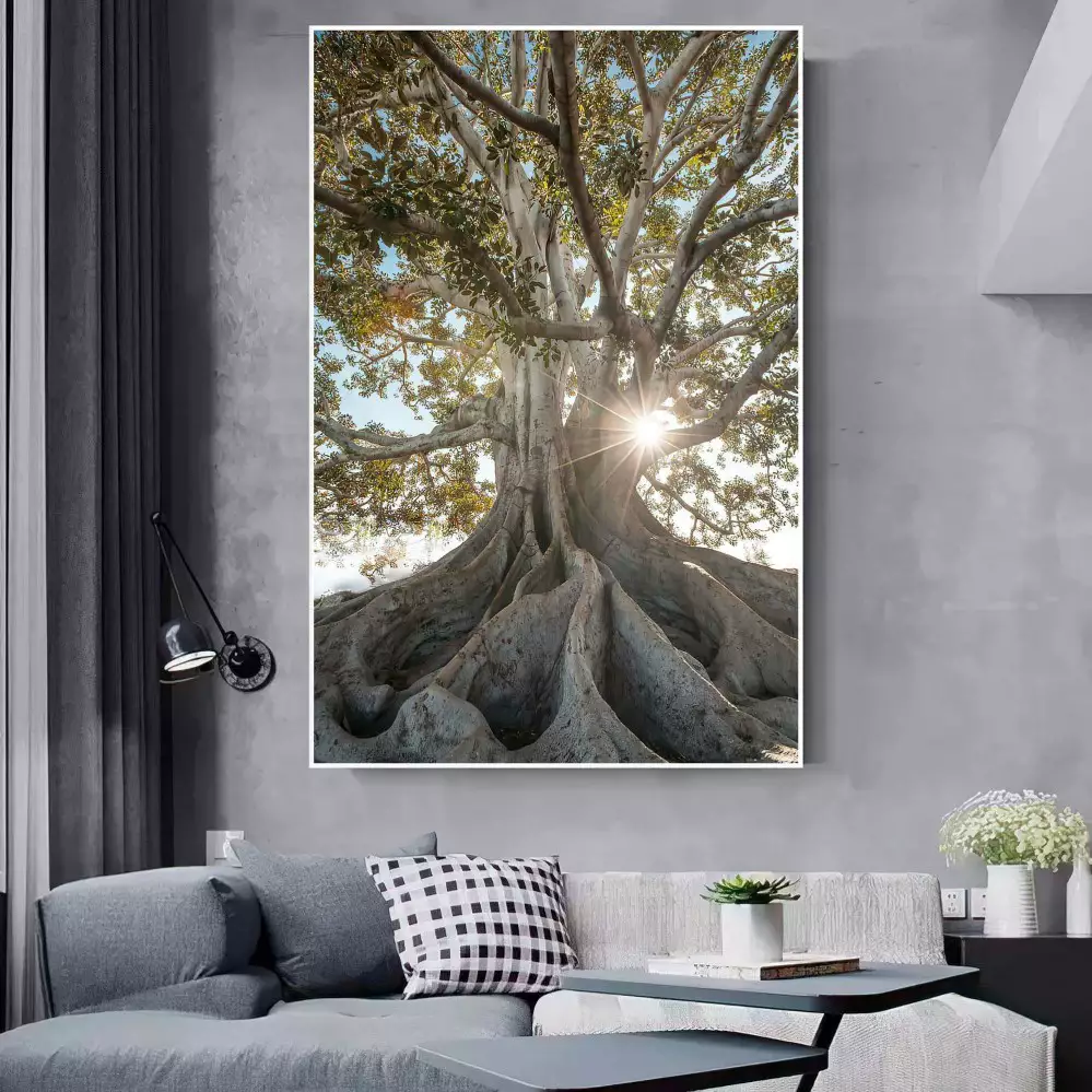 Quadro Decorativo 1 Tela: Árvore Radiante ao Sol - Harmonia Natural em Ambiente Aconchegante