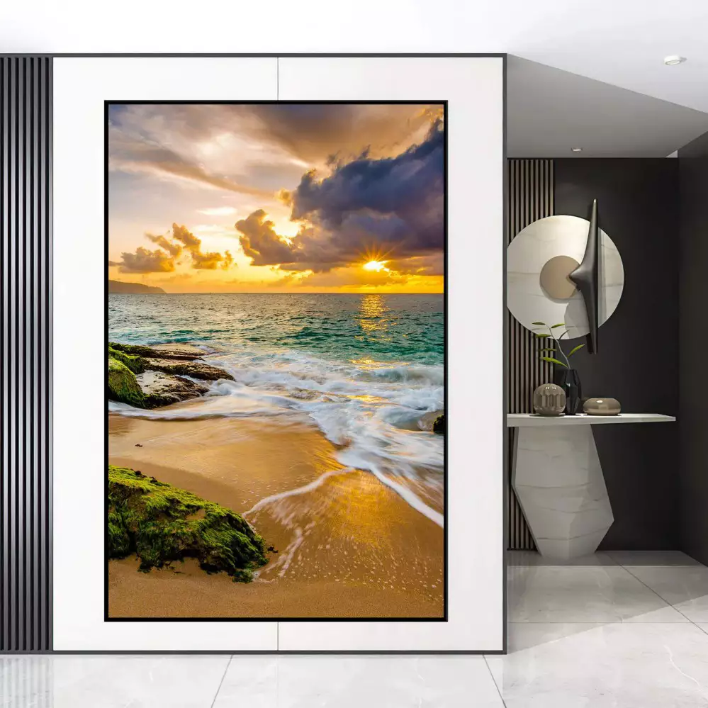 Quadro decorativo 1 tela: Refúgio ao Pôr do Sol - Praia Serena com Rochas e Céu Colorido